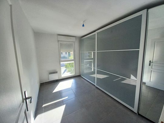 AIX LA DURANNE APPARTEMENT 3 PIECES TERRASSE ET PARKING, - Photo 1