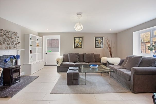 4 bedroom detached house to rent - Photo 1