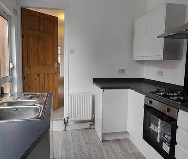 1 bedroom ground floor flat to rent - Photo 1