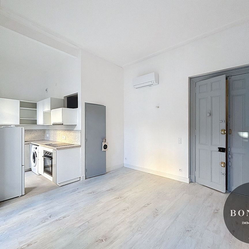 A LOUER AVIGNON INTRAMUROS (84000) : studio avec balcon climatisé- refait à neuf, - Photo 1