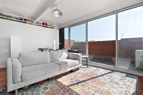 New York Style Apartment In The Perfect Location - Photo 1