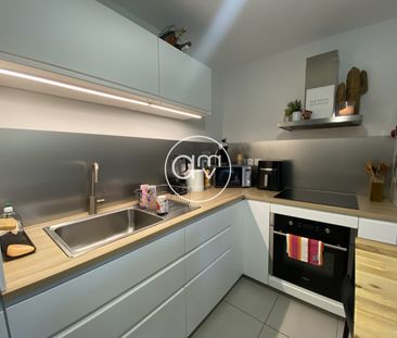 À LOUER – T2 EN REZ-DE-JARDIN – RÉSIDENCE LE KALLISTE – SANARY-SUR-MER - Photo 2