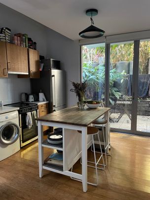 Chippendale - Photo 1