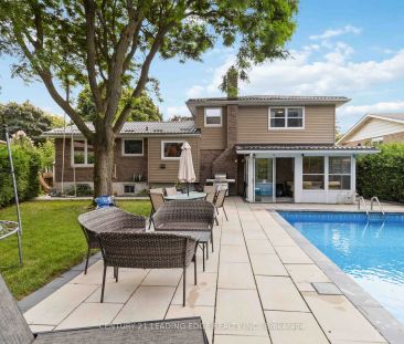 Detached Home For Lease | W9239445 - Photo 4