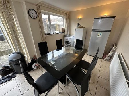 6 bedroom terraced house to rent - Photo 5