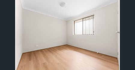 Brick Family Home - Photo 4