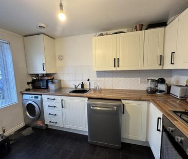 3 bedroom semi-detached house to rent - Photo 6