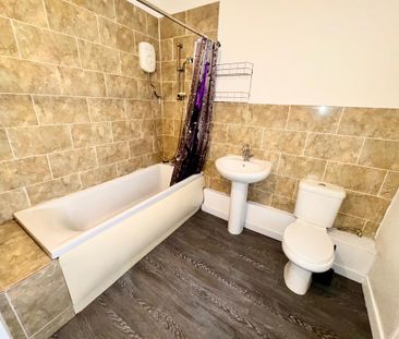 2 bedroom terraced house to rent - Photo 3