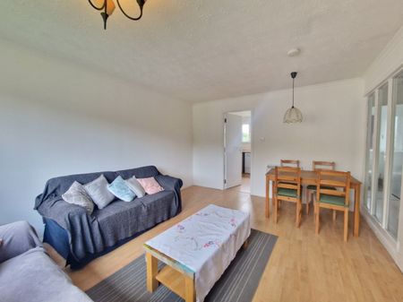 Grandtully Drive, 2/1 Glasgow, G12 0DS - Photo 4