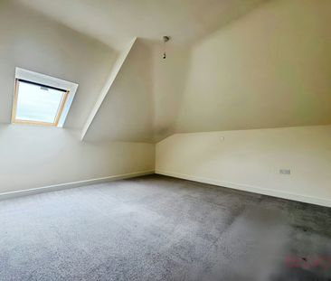 Coach House to rent on - Photo 5