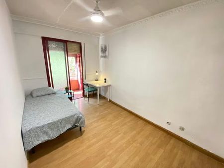 Calle del Cabo Machichaco, Madrid, Community of Madrid 28053 - Photo 2