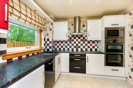 3 bedroom terraced house to rent - Photo 2