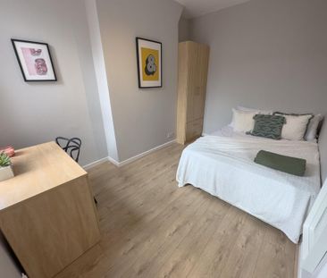 3 bedroom terraced house to rent - Photo 4