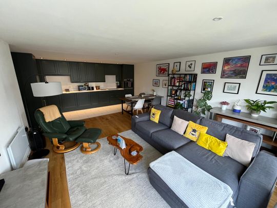 2 Bed Flat, Anchor House, SW18 - Photo 1