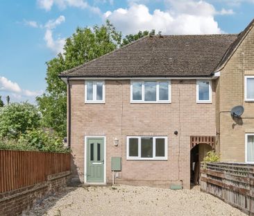 4 bedroom end of terrace house to rent - Photo 1