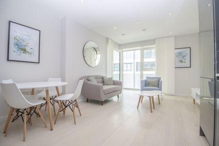1 Bed Flat, Cassia Point, E20 - Photo 2