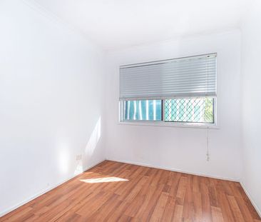 Highset home in Great Location With Dual Living Potential - Photo 6
