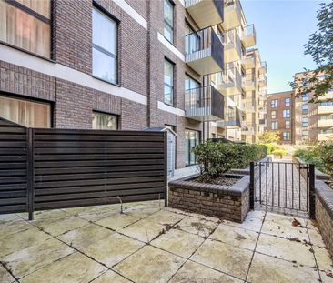 A rare opportunity to rent a spacious triplex home with its own fro... - Photo 1