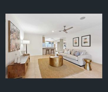 Single Level Executive Family Home - Great Location - Photo 1