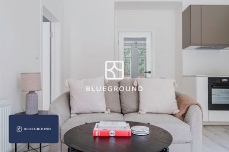 Apartment for rent, 2+kk - 1 bedroom, 50m - Photo 2