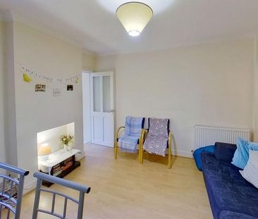 4 bedroom semi-detached house to rent - Photo 3