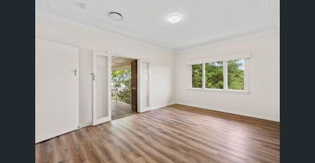 Spacious Three-Bedroom Apartment with City & River Outlooks - Photo 3