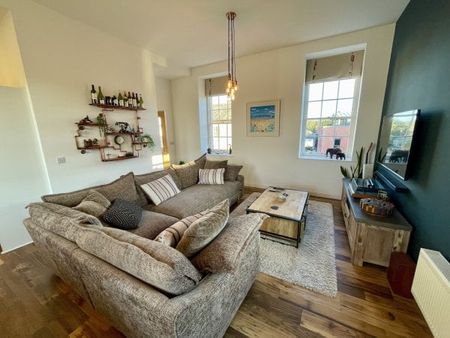 Truro, Truro, TR1 - Photo 2