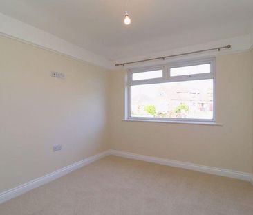 2 bedroom semi-detached bungalow to rent - Photo 4