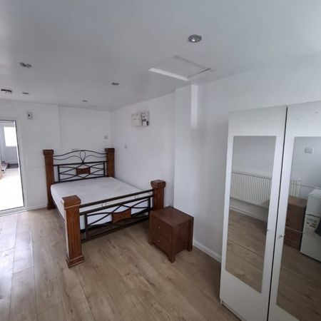 Studio Flat, Alexandra Avenue, LU3 - Photo 4