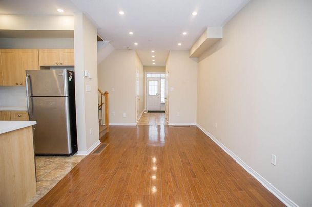 For Lease - 21 Diana Avenue Unit# 43, Brantford, Ontario - Photo 1