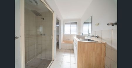 Modern 2-Bedroom Convenience in the Heart of Hughesdale - Photo 5