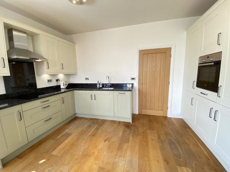 2 bedroom apartment to rent - Photo 3