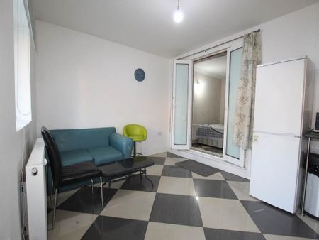 1 bedroom ground floor flat to rent - Photo 3