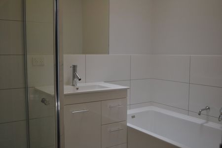2/11 Parker Street, Pascoe Vale VIC 3044 - Photo 5