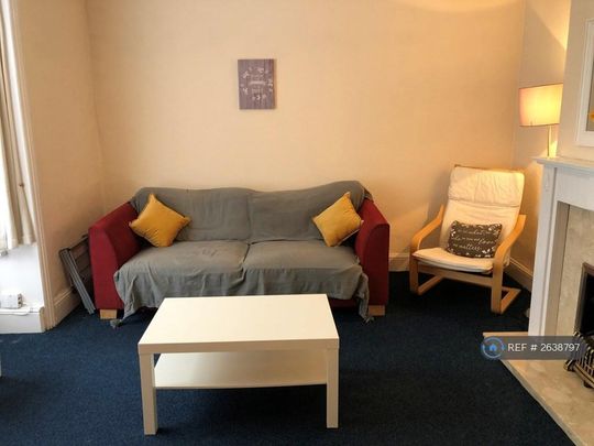 4 bedroom terraced house to rent - Photo 1