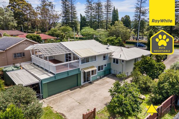 Six Bedrooms and Two Bathrooms in Glen Eden! PETS NEGOTIABLE! - Photo 1