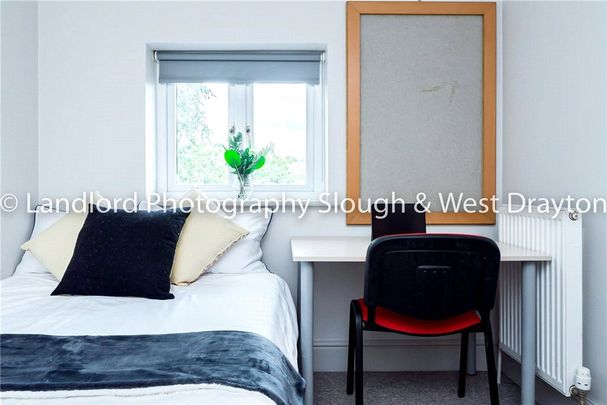 Broomfield, Guildford, Surrey, GU2 8LH - Photo 1