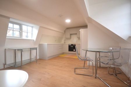 1 bedroom Flat To Let - Photo 2