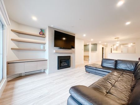 Deep Cove Delight! - Photo 4