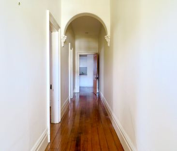 33 Quayle Street Sandy Bay TAS 7005 Australia - Photo 2