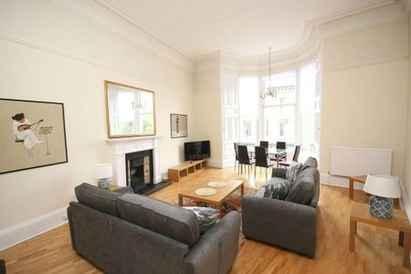 3 bedroom flat to rent - Photo 3