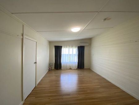 Home For Rent - Photo 3