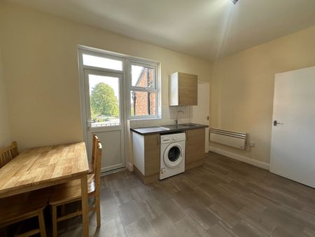2 Bed Flat, London Road, SW16 - Photo 2