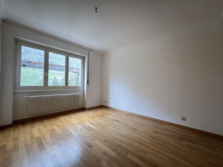 Beautiful and spacious 3.5 room apartment in a quiet location with two large balconies near the hospital - Photo 4