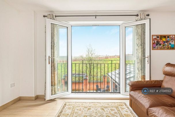 5 bedroom detached house to rent - Photo 1