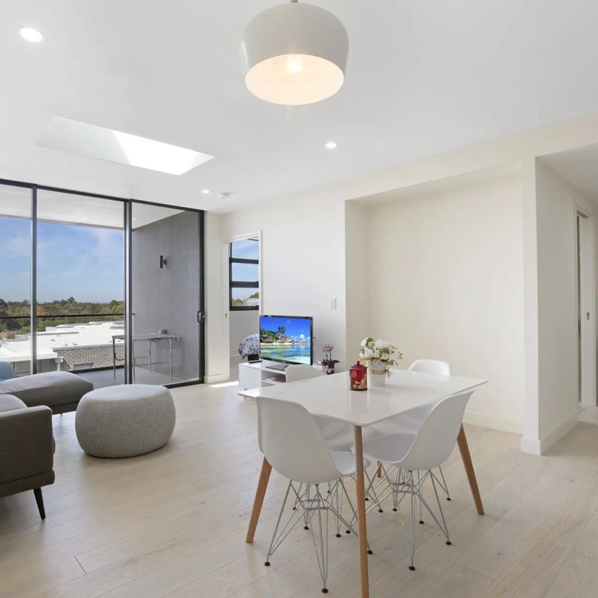 Contemporary One Bedroom Apartment in Prime Lane Cove Location - Photo 1