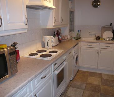 2 bedroom flat to rent - Photo 3