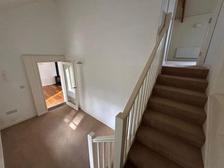 4 bedroom detached house to rent - Photo 3