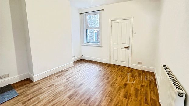 3 bedroom house to rent Tennyson Road, Luton, LU1 - Photo 1