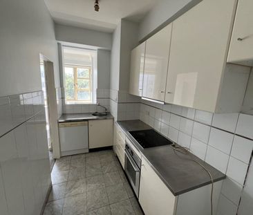 Unfurnished Art Deco One Bedroom Unit - Gowrie Gate - Photo 6